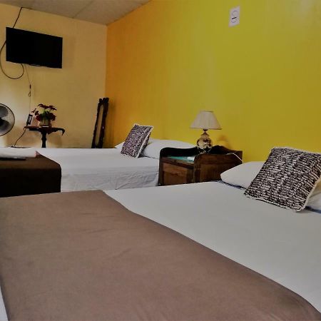 Hostal Leyendas León Extérieur photo