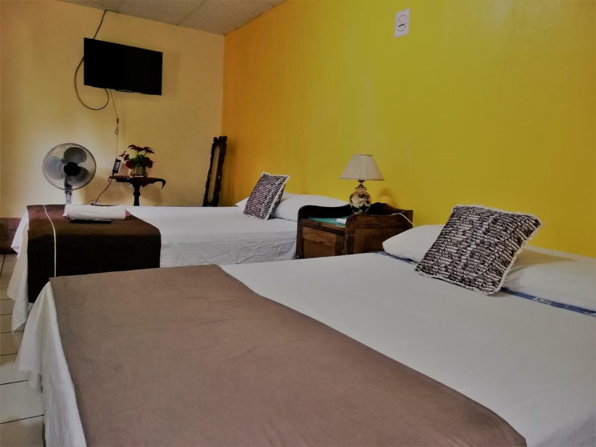 Hostal Leyendas León Extérieur photo
